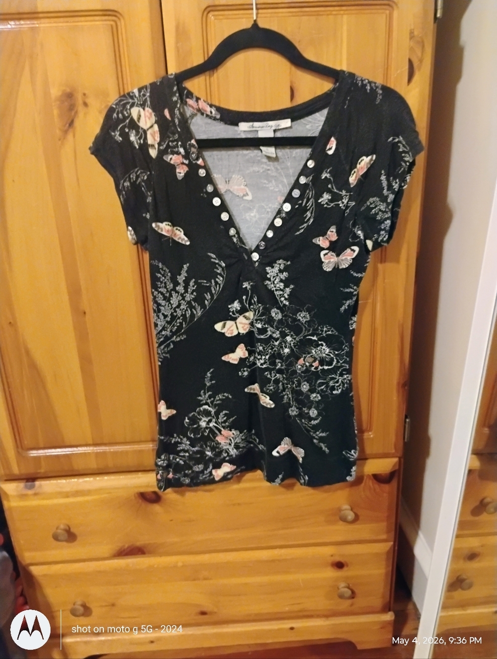 American Rag Black Short-Sleeve Butterfly Floral V-Neck Tee